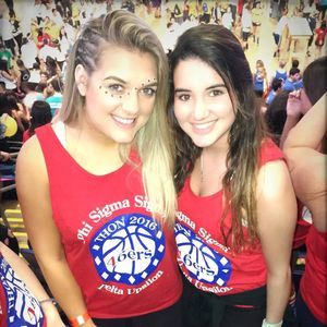 Meet your Posher, Caitlin